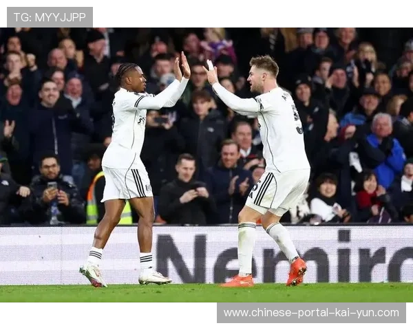 富勒姆补时任意球绝杀布莱顿，威尔逊弧线球直挂死角